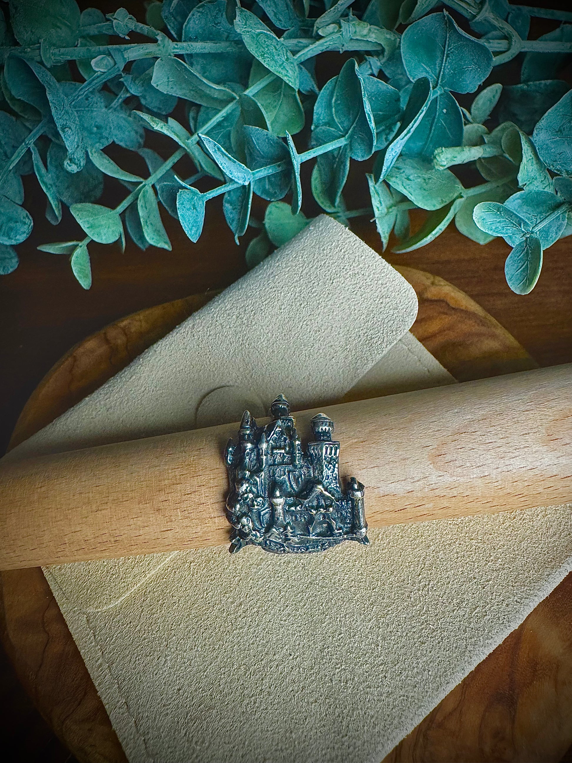 Old World Stronghold-Neuschwanstein