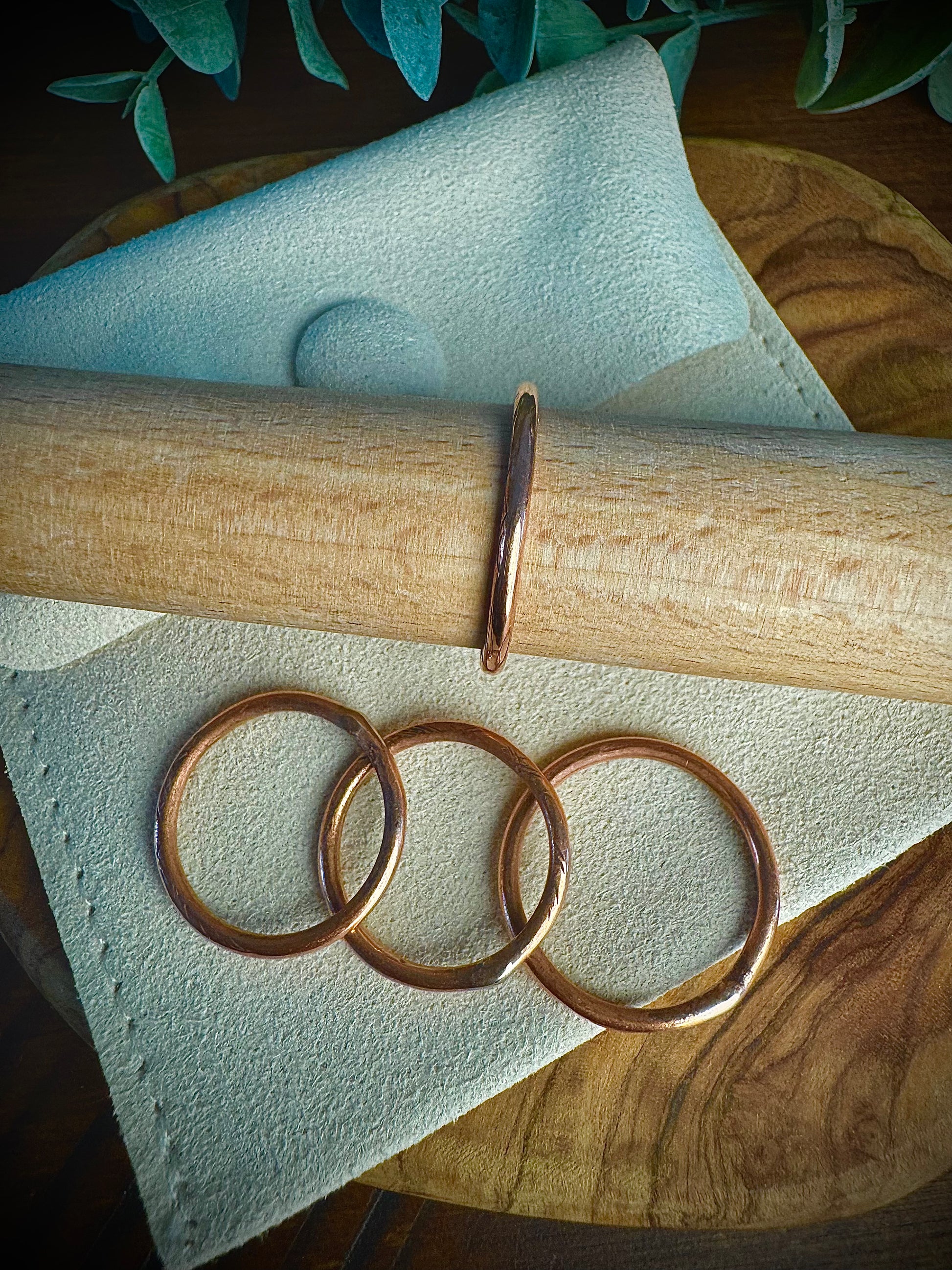 Dainty Smooth Rings